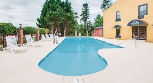Seasonal outdoor swimming pool